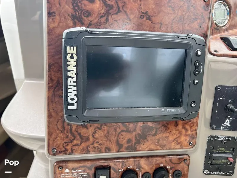 Slide: The Image of 2006 Rinker 320 EC for sale in Stamford, CT - 65