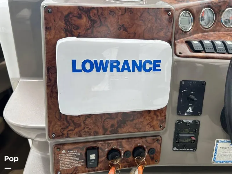 Slide: The Image of 2006 Rinker 320 EC for sale in Stamford, CT - 66