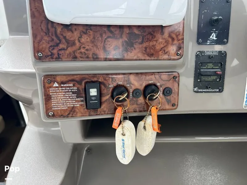 Slide: The Image of 2006 Rinker 320 EC for sale in Stamford, CT - 67