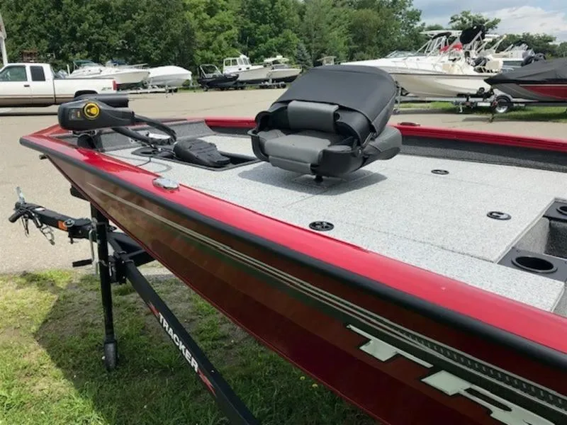 Slide: The Image of Tracker PT 175 TXW 2024 - 8