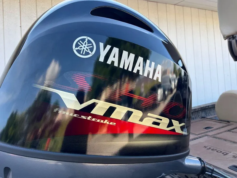 Slide: The Image of Close-up of Yamaha VMAX four-stroke engine on 2024 Express HyperLift H17 boat. - 20