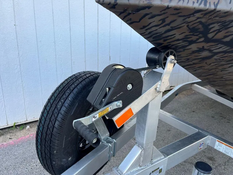 Slide: The Image of Xpress HyperLift series H17 2024 - 70