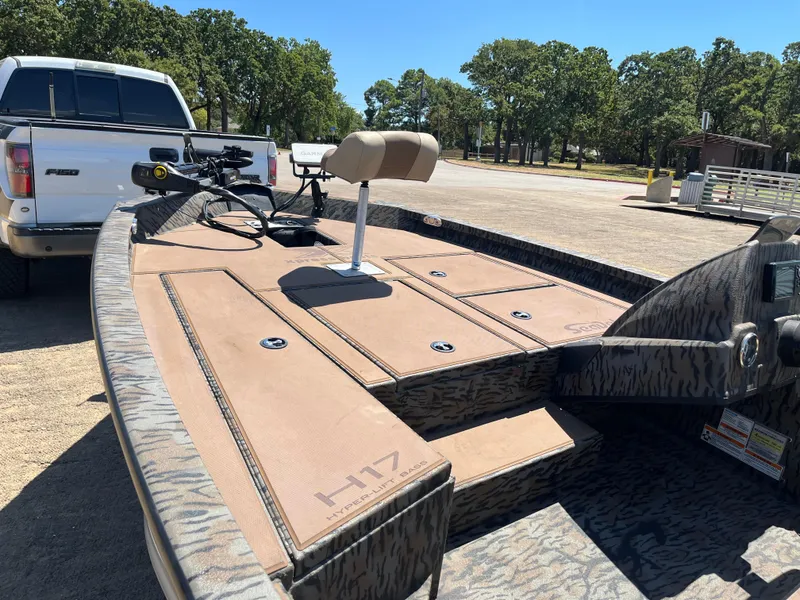 Slide: The Image of Xpress HyperLift series H17 2024 - 83