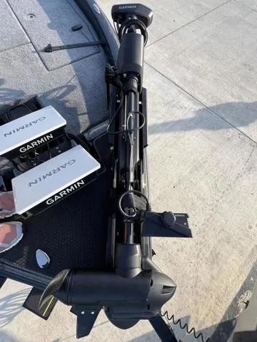 Slide: The Image of Phoenix Bass Boat 20 XE 2024 - 14