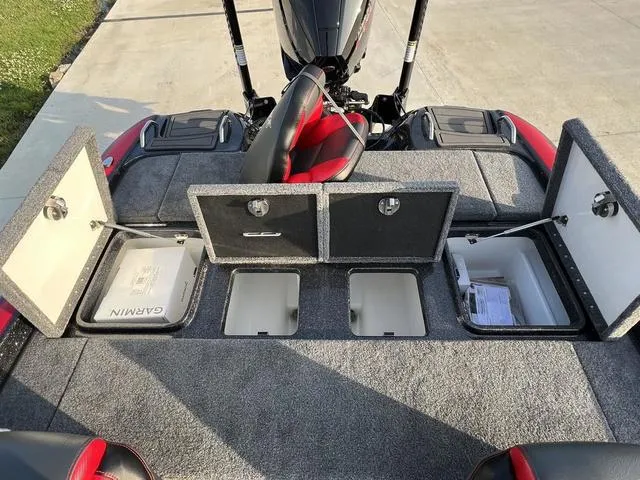 Slide: The Image of Phoenix Bass Boat 20 XE 2024 - 23