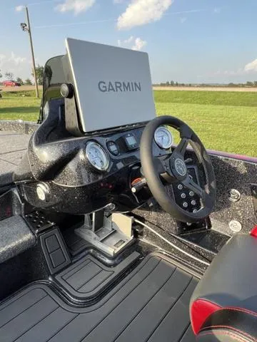 Slide: The Image of Phoenix Bass Boat 20 XE 2024 - 26