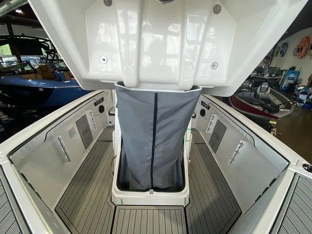 Slide: The Image of Yamaha 222 FSH Sport E 2024 - 17