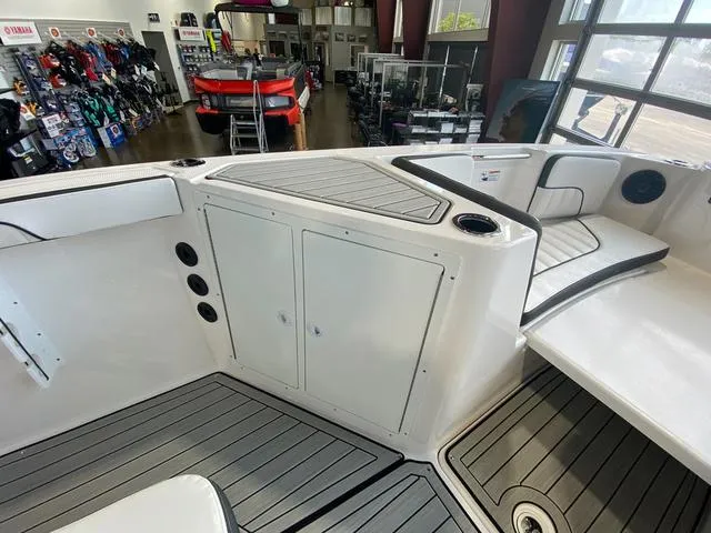 Slide: The Image of Yamaha 222 FSH Sport E 2024 - 19