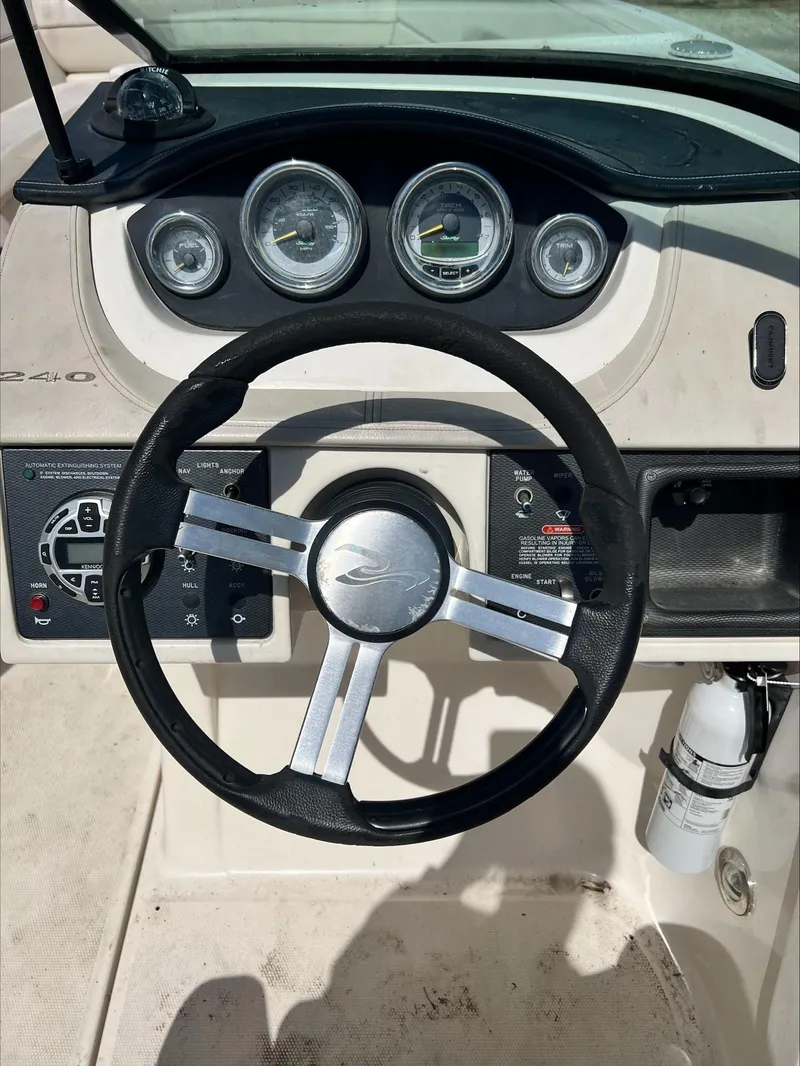 Slide: The Image of Sea Ray 240 Sundeck 2013 - 8