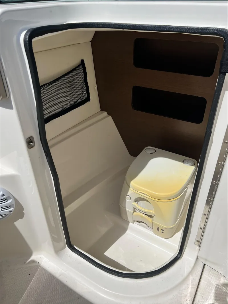 Slide: The Image of Sea Ray 240 Sundeck 2013 - 9