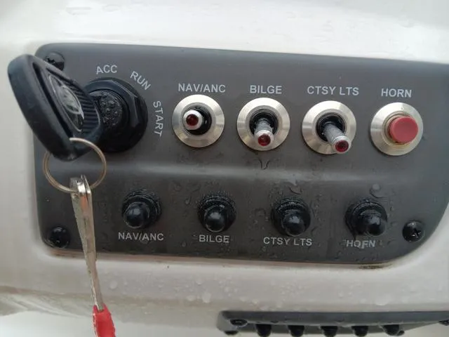 Slide: The Image of Tahoe TAHOE T18 W/115 HP 2024 - 12