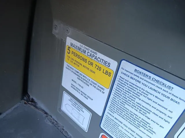 Slide: The Image of Tracker Grizzly 1754 SC 2024 - 22