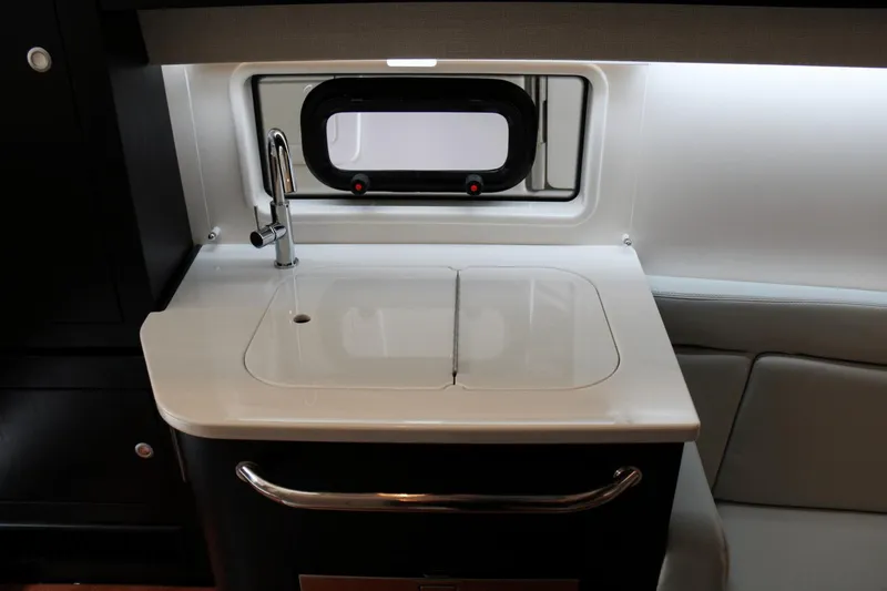 Slide: The Image of Boston Whaler 380 Realm 2025 - 49