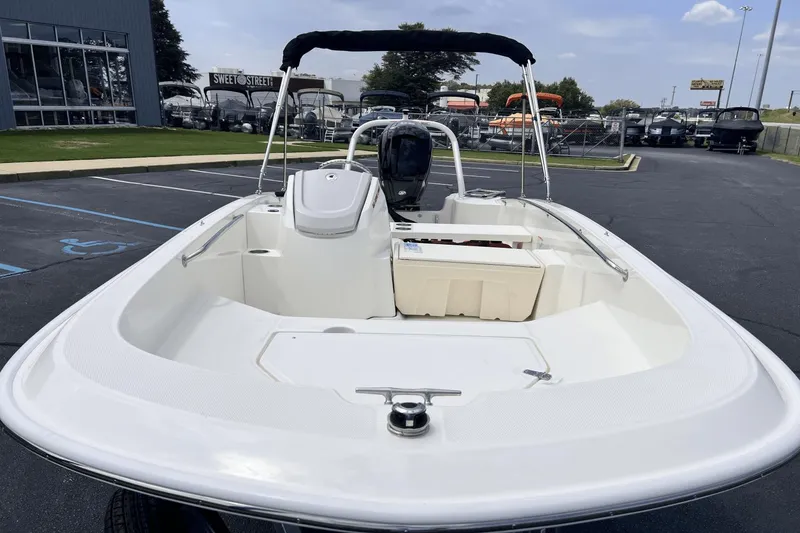 Slide: The Image of Boston Whaler 160 Super Sport 2025 - 8