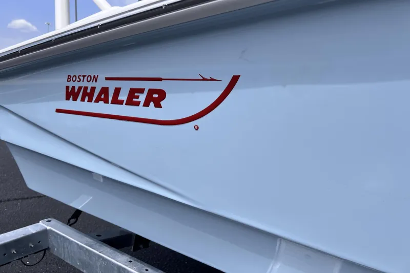 Slide: The Image of Boston Whaler 160 Super Sport 2025 - 9