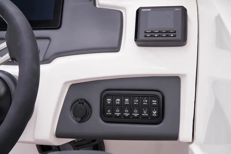 Slide: The Image of Tahoe 210 S Limited - 50