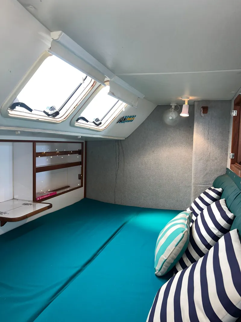 Slide: The Image of Endeavour EndeavourCat 36 2000 - 100