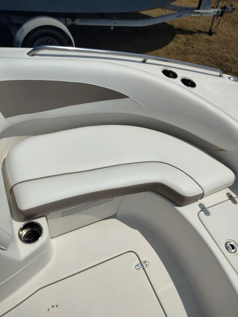 Slide: The Image of 2016 SouthWind 212 SD boat interior seating area. - 27