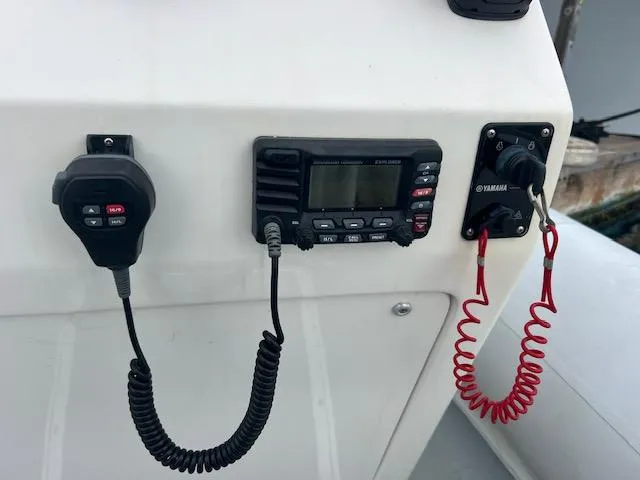 Slide: The Image of Control panel of a 2017 Highfield OM 500 boat with Yamaha equipment. - 11