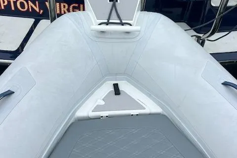 Slide: The Image of 2017 Highfield OM 500 inflatable boat bow section. - 15