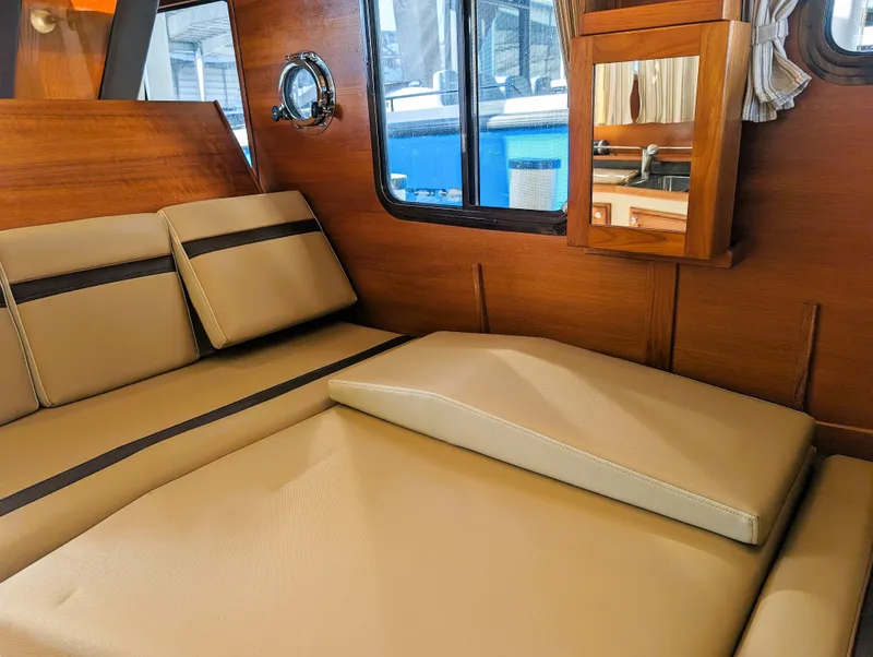 Slide: The Image of Ranger Tug R-31 CB 2018 - 16