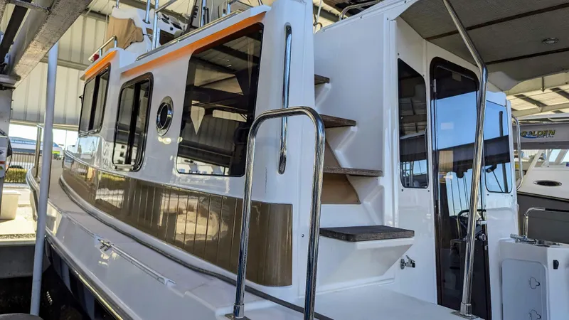 Slide: The Image of Ranger Tug R-31 CB 2018 - 2