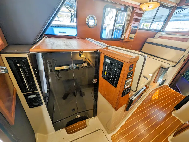 Slide: The Image of Ranger Tug R-31 CB 2018 - 32