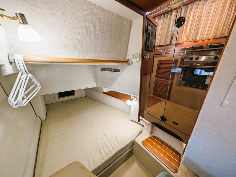 Slide: The Image of Ranger Tug R-31 CB 2018 - 33