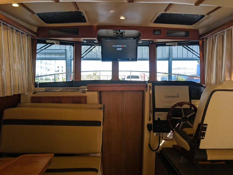 Slide: The Image of Ranger Tug R-31 CB 2018 - 38