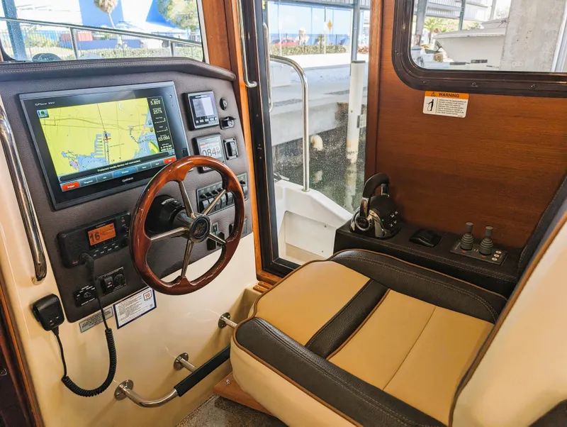 Slide: The Image of Ranger Tug R-31 CB 2018 - 40