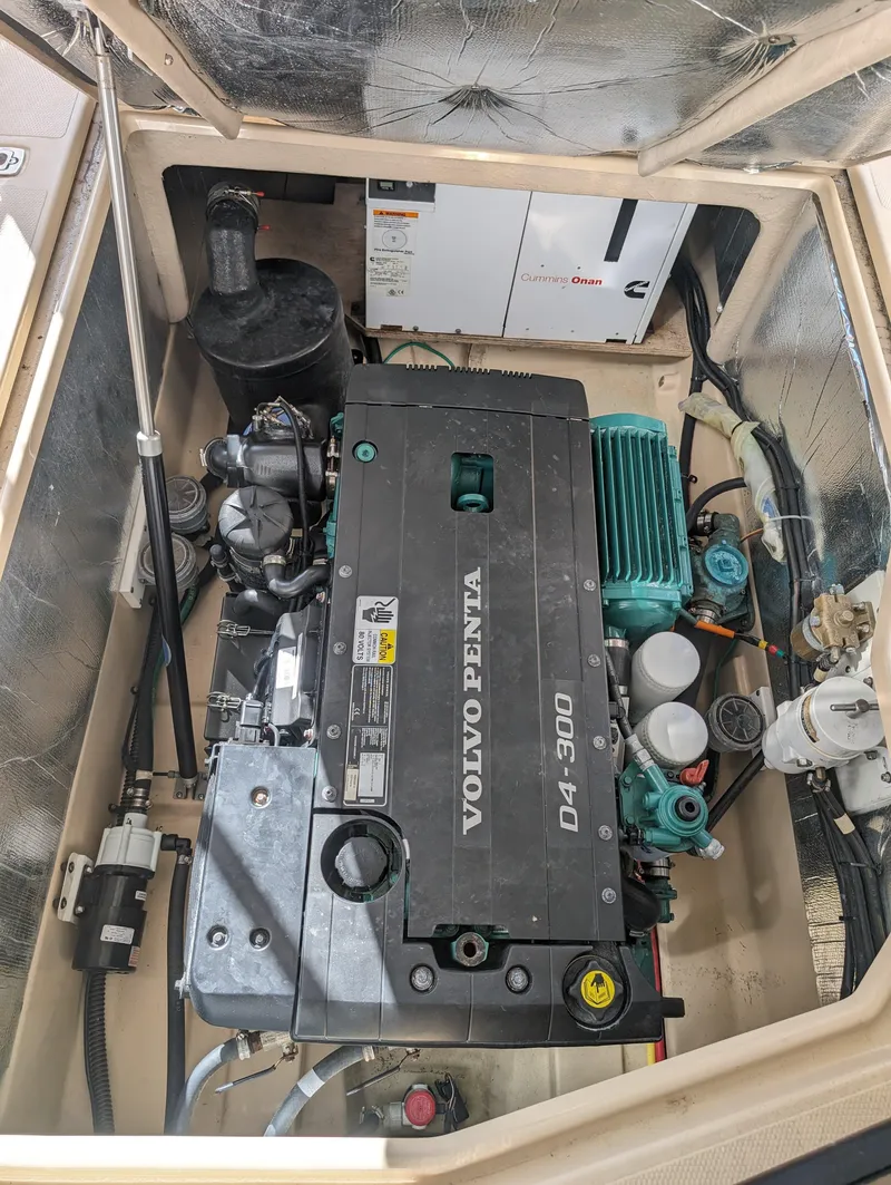 Slide: The Image of Ranger Tug R-31 CB 2018 - 59