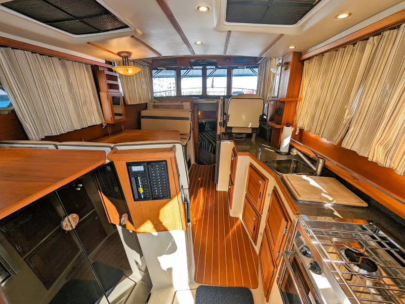 Slide: The Image of Ranger Tug R-31 CB 2018 - 7