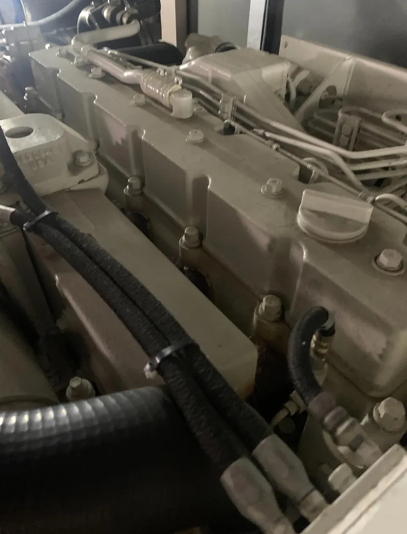 Slide: The Image of Sea Ray 390 Motor Yacht 2005 - 50