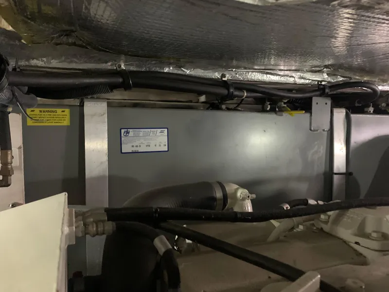 Slide: The Image of Sea Ray 390 Motor Yacht 2005 - 51