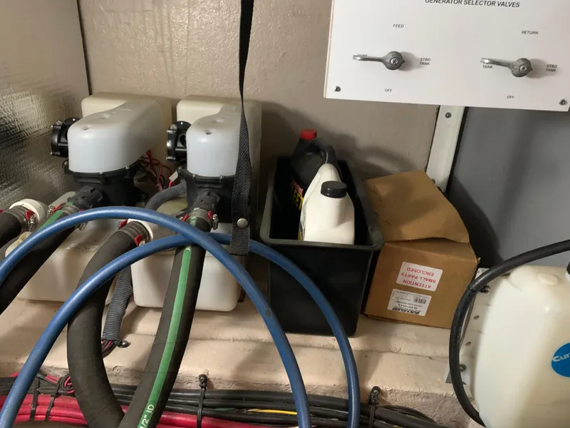 Slide: The Image of Sea Ray 390 Motor Yacht 2005 - 53