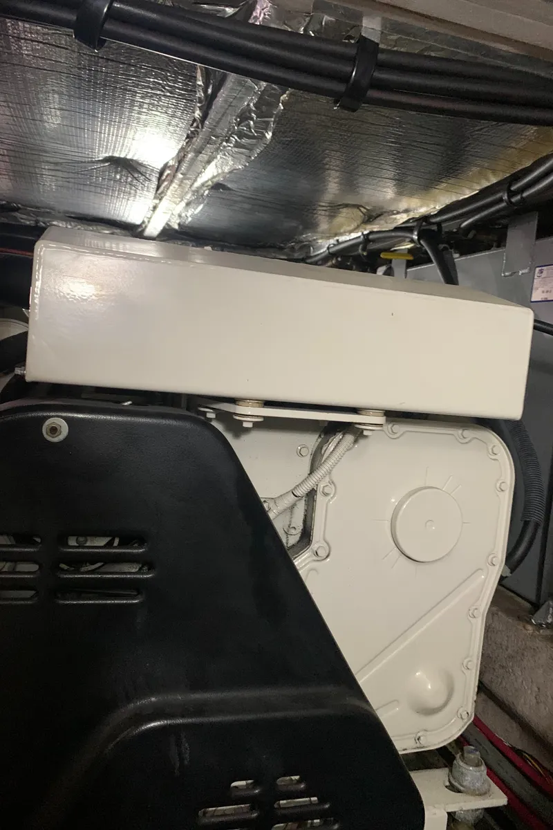 Slide: The Image of Sea Ray 390 Motor Yacht 2005 - 56