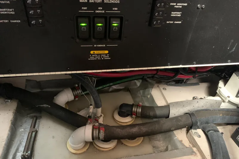 Slide: The Image of Sea Ray 390 Motor Yacht 2005 - 60