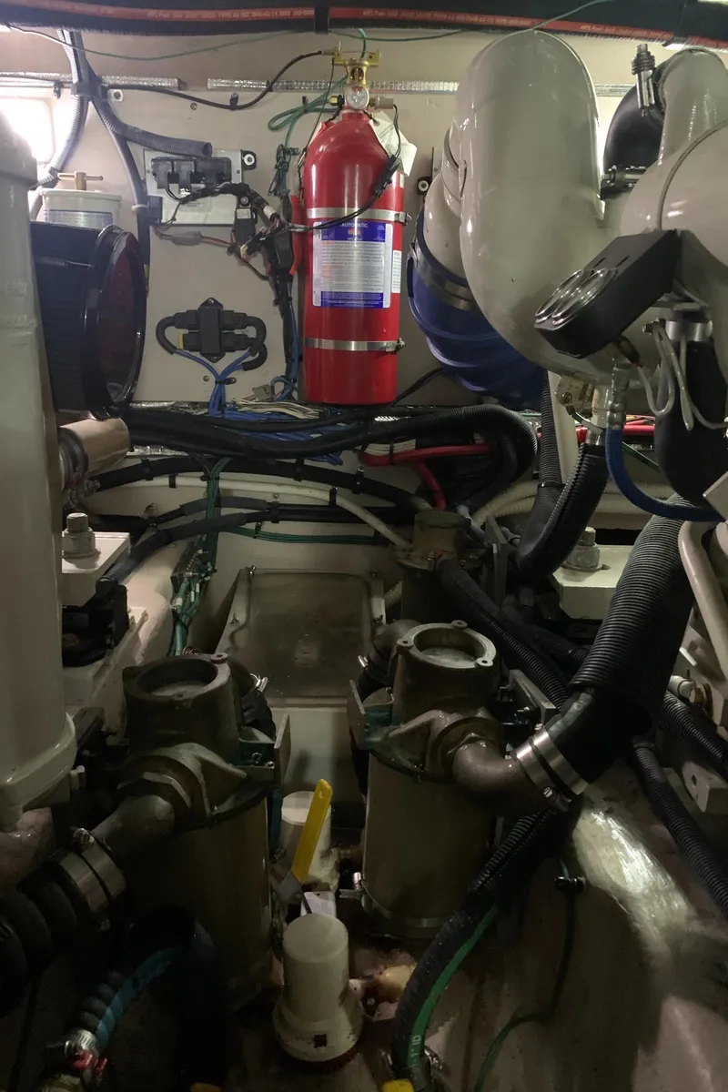 Slide: The Image of Sea Ray 390 Motor Yacht 2005 - 64