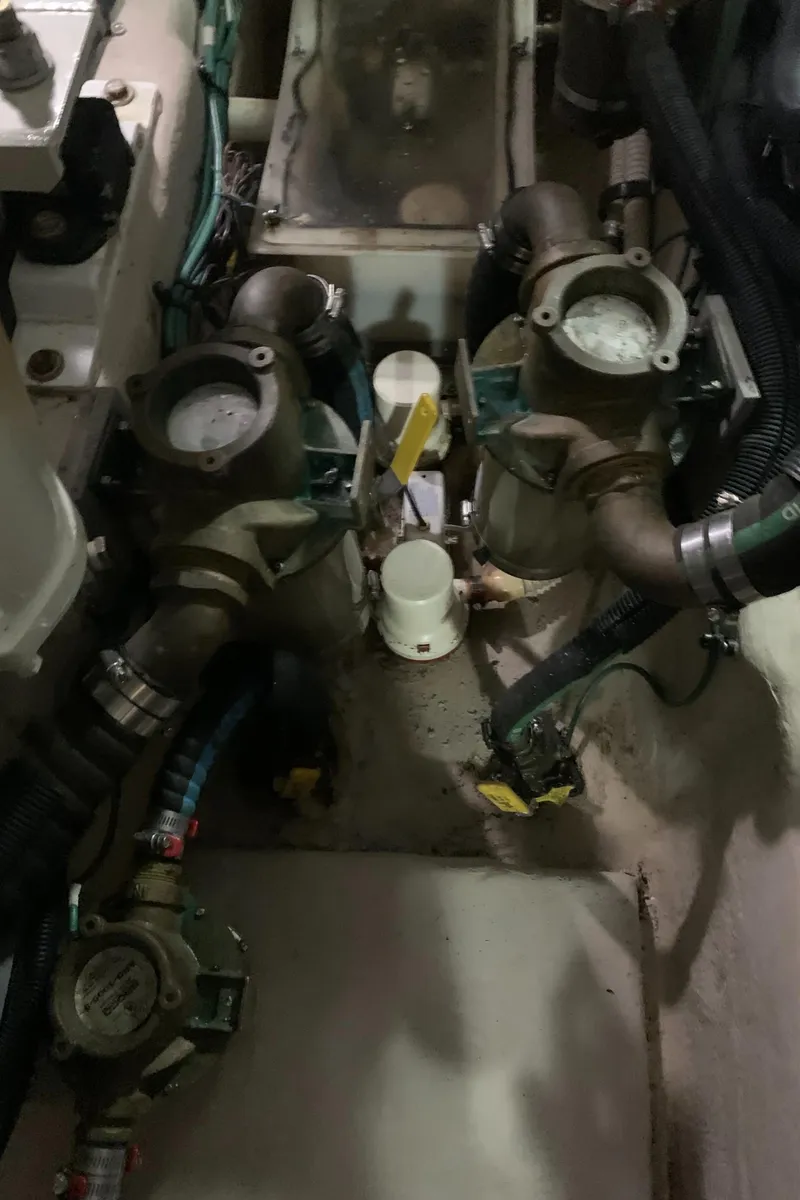 Slide: The Image of Sea Ray 390 Motor Yacht 2005 - 65