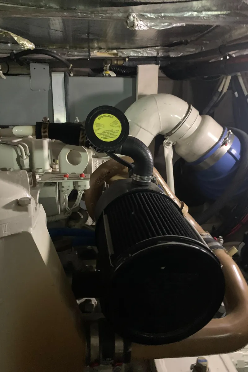 Slide: The Image of Sea Ray 390 Motor Yacht 2005 - 68