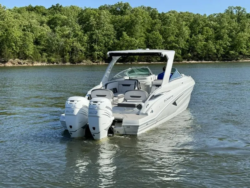 Slide: The Image of Crownline Boats 330 XSS 2025 - 15