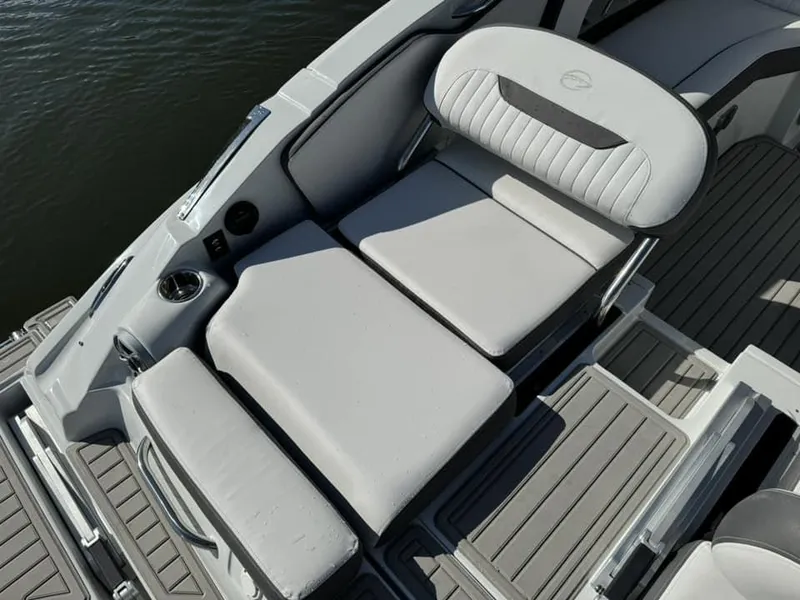 Slide: The Image of Crownline Boats 330 XSS 2025 - 20