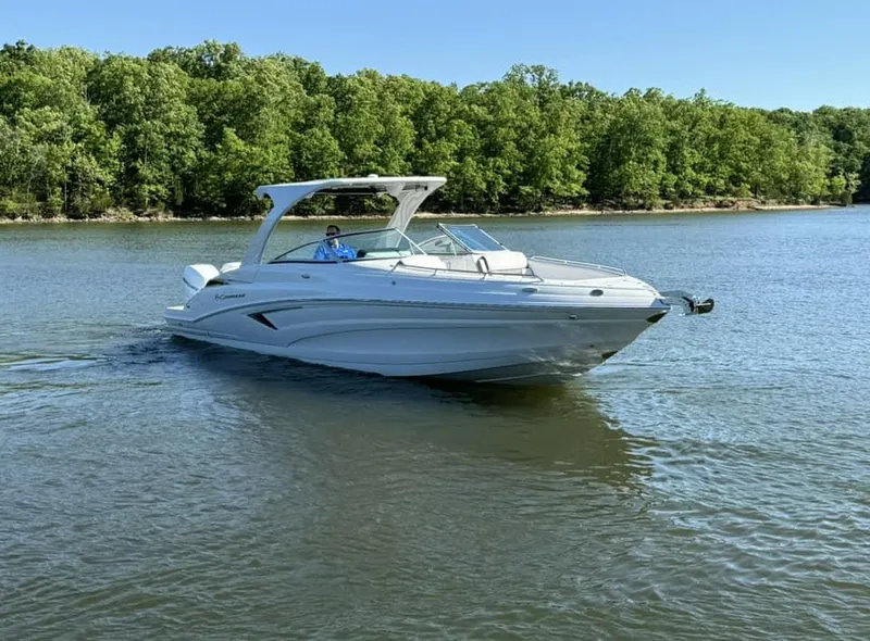 Slide: The Image of Crownline Boats 330 XSS 2025 - 29