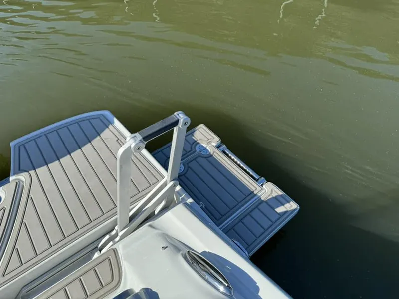 Slide: The Image of Crownline Boats 330 XSS 2025 - 30