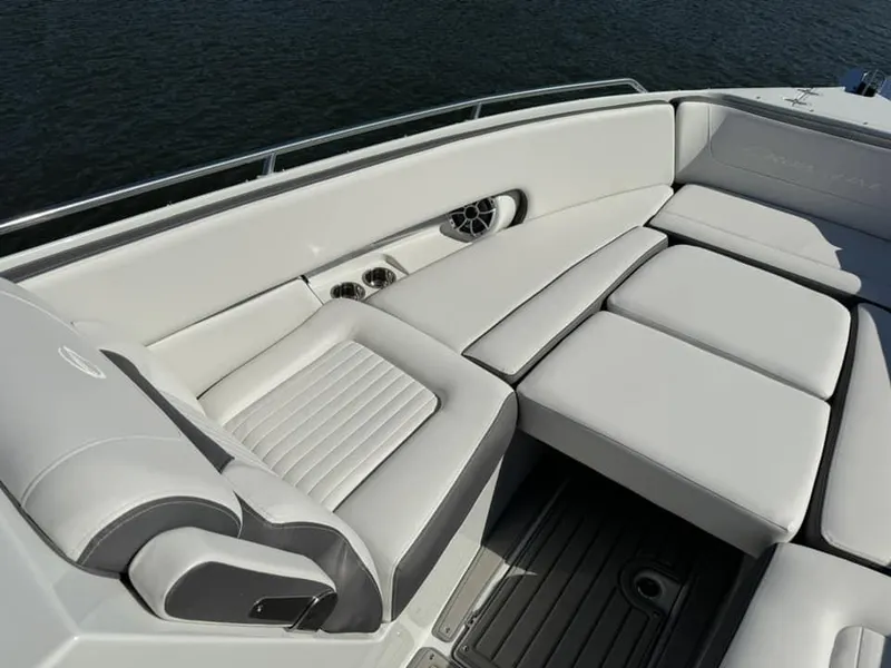 Slide: The Image of Crownline Boats 330 XSS 2025 - 38