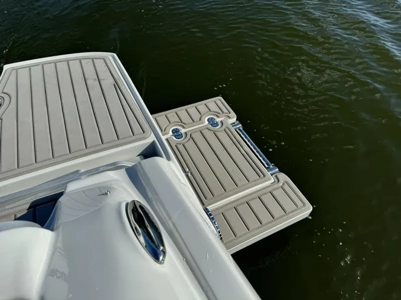 Slide: The Image of Crownline Boats 330 XSS 2025 - 46