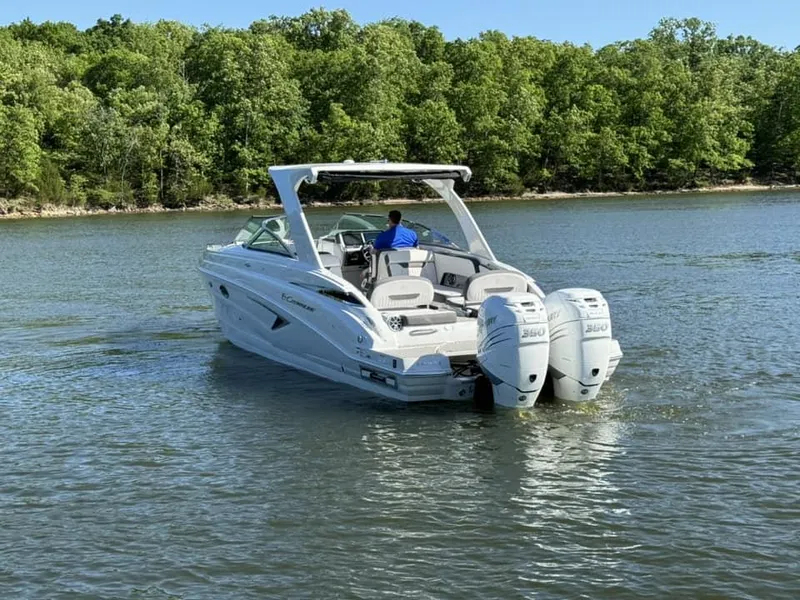 Slide: The Image of Crownline Boats 330 XSS 2025 - 5