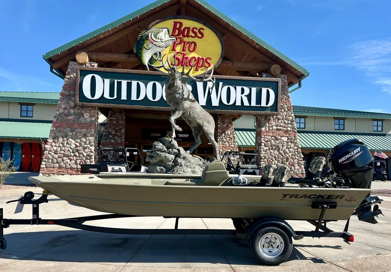 The Image of 2024 Tracker Grizzly 1754 SC boat at Bass Pro Shops Outdoor World. - 0