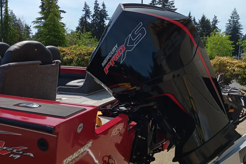 Slide: The Image of 2024 Tracker Targa V-19 Combo boat with Mercury Pro XS engine. - 3