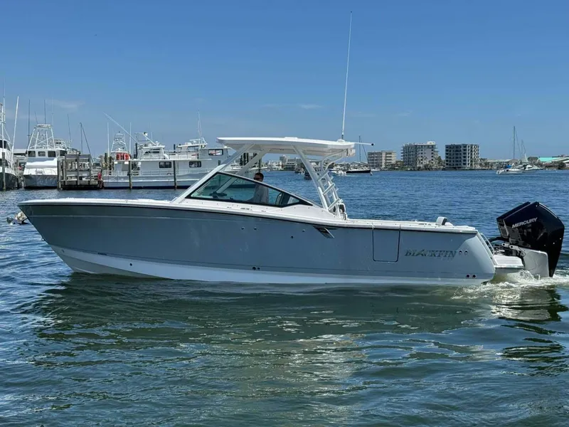 Slide: The Image of 2024 Blackfin 302DC  GYS Trade  Port - 30